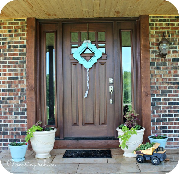 Front Porch with Poppy Seed Kite {Onekriegerchick.com}